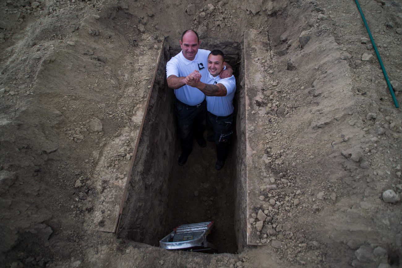 Libitina Kft. nyertes csapata - IV. MTFE Sírásó Verseny