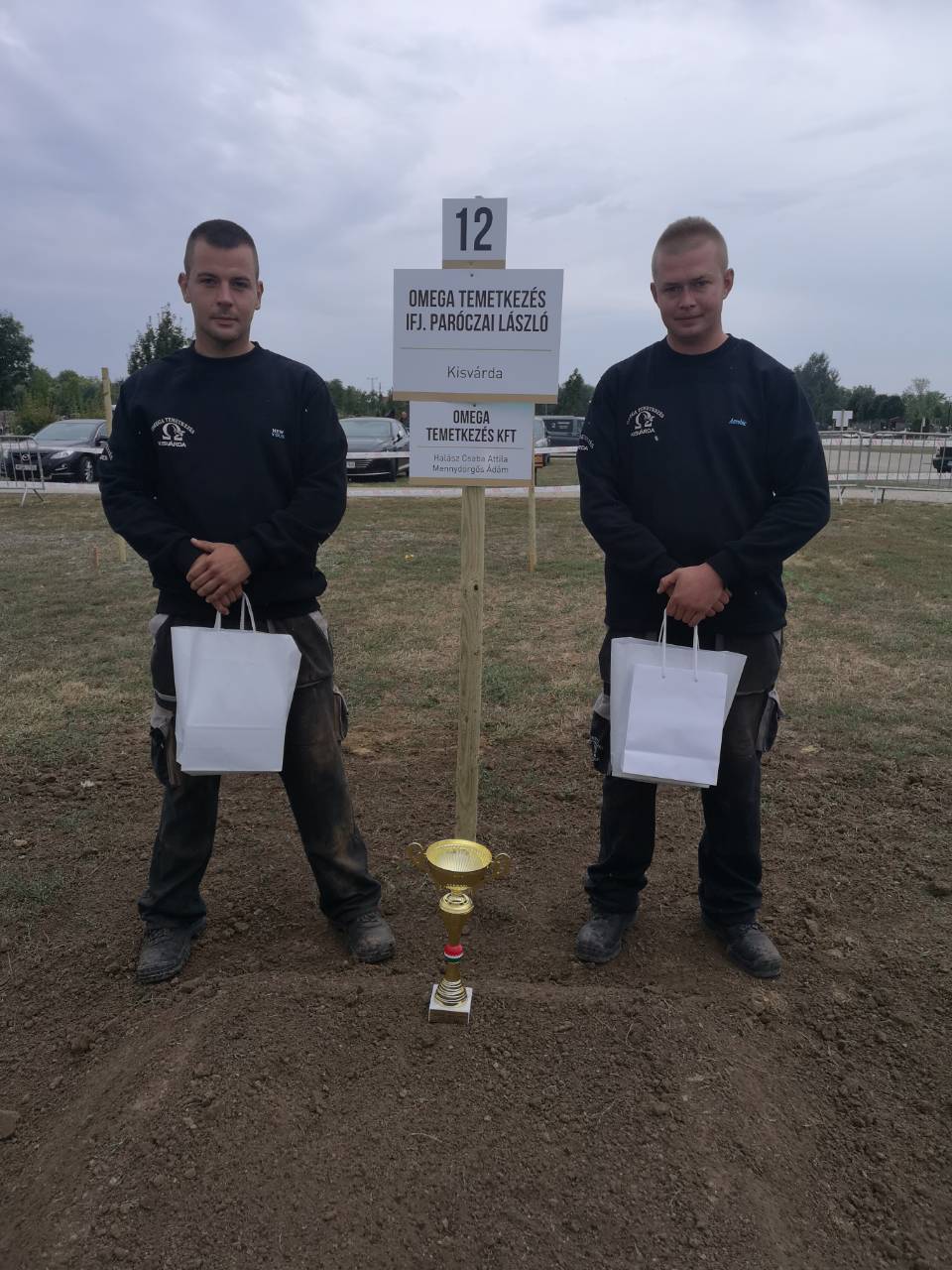 Különdíj - Omega temetkezési Kft. - Menydörgős Ádám István és Halász Csaba Attila - IV. MTFE Sírásó Verseny