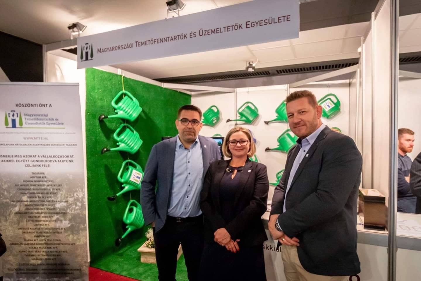Varga József az MTFE elnöke, Palkovics Kata egyesületünk titkára és Dobos János elnökségi tag
